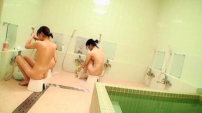 Sexual Desires! Japanese Schoolgirls' Nude Bodies in Public Shower