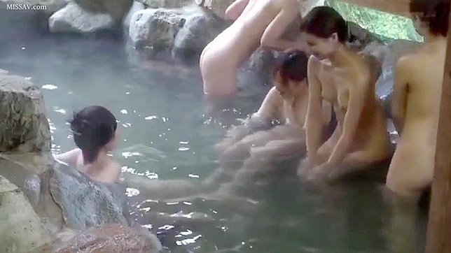 Public onsen voyeur's thrill! lusty Japanese schoolgirls' naked bodies exposed!