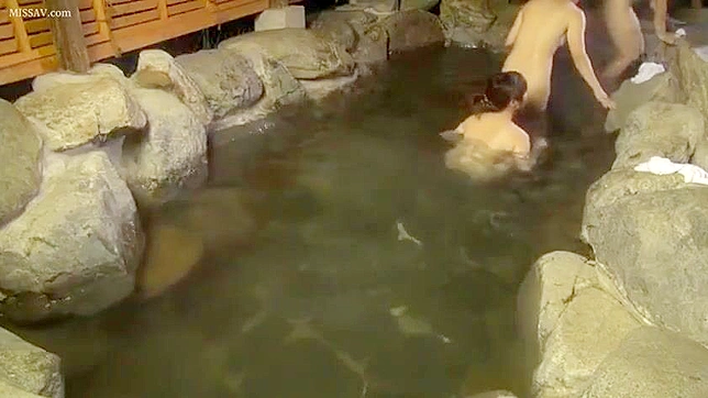 Extreme voyeurism in the Japanese onsen! hot springs nude bathing girls with big boobs and wet pussy!