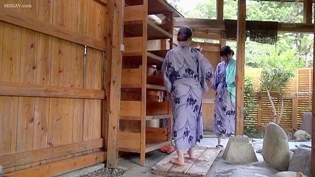盗撮～日本のホットな女の子たちのヌード、巨乳、マンコ、公衆温泉での入浴を盗撮！