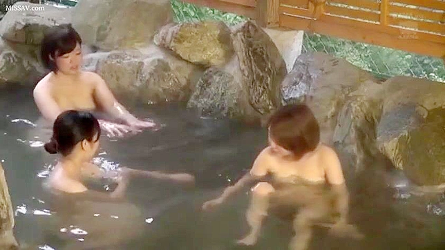 日本女性の裸体が公衆温泉で盗撮される