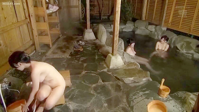 Sneaky Voyeur Spying the Naked Japanese MILFs in Public Onsen