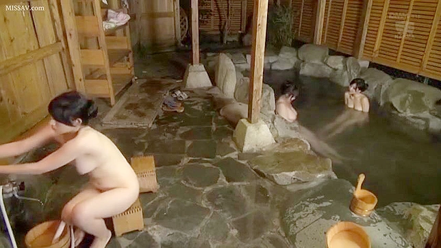 Sneaky Voyeur Spying the Naked Japanese MILFs in Public Onsen