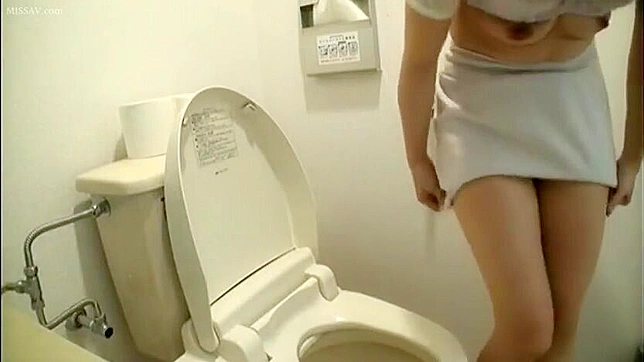 Stealthy Peeping Tom Spies on Kinky Japanese Office Lady's Solo Act in the toilet!