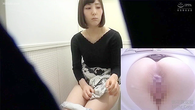 Pissing & Masturbating Japanese Bitch Caught on Hidden Cam in Shopping Mall!