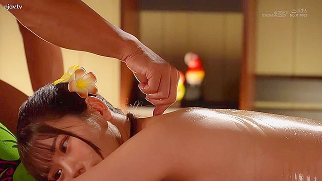 Classy Japanese MILF gives massage before getting pounded