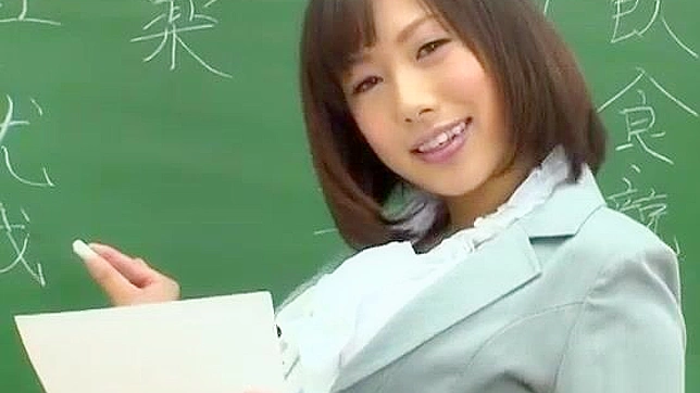 Japanese teacher Kanari Tsubaki's sexy ass expose, don't miss it!