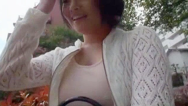 Japanese Beauty Momoka Sakura in Hot Outdoor JAV Video