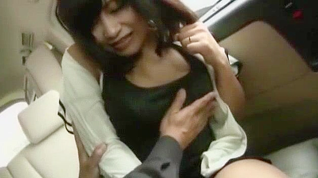 Jav porn - Japanese babe in car, outdoor sex