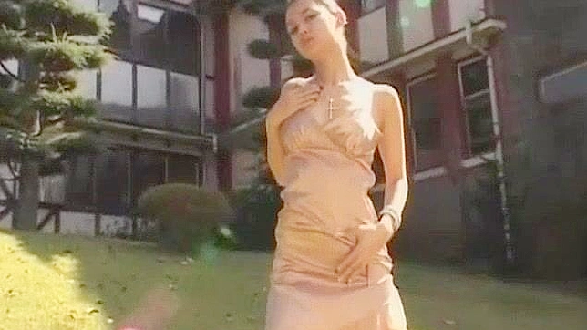 Japanese Softcore Porn Star Maria Ozawa in Hottest Outdoor Scene