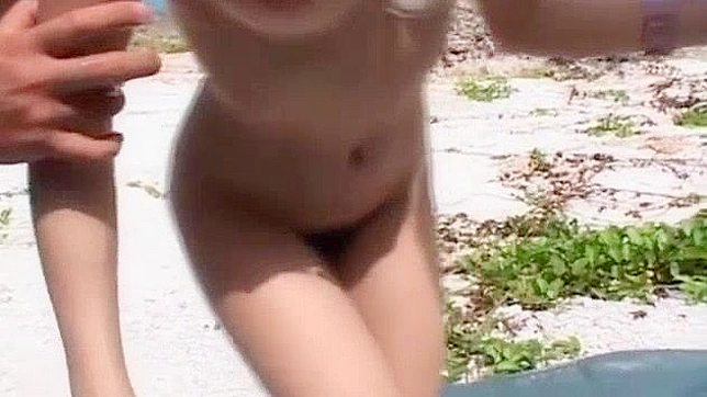 Jav Model Tina Yuzuki Shows Off Her Sexy Body on Beach