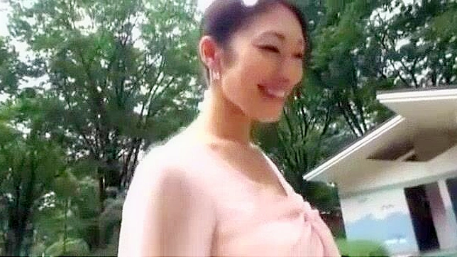 Hot Japanese Whore Reiko Kobayakawa's Horny Blowjob Outdoor JAV Clip