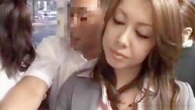 Japanese babe Nina Yamaguchi Give Blowjob in Public