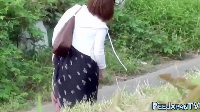 Japanese Girl in High Heels Peeing in Public - Must Watch!