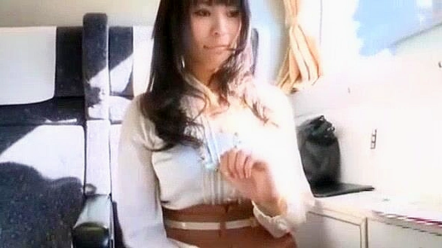 Jav Hottie Kyouko Maki Gets Horny in Public Outdoor Encounter