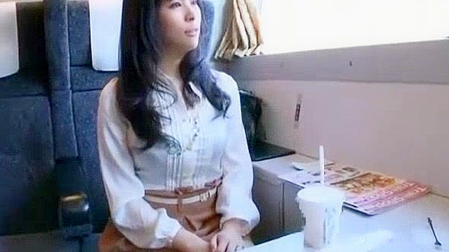 Jav Hottie Kyouko Maki Gets Horny in Public Outdoor Encounter