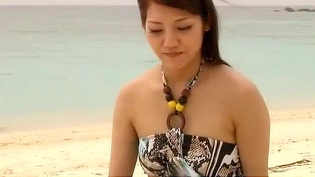 Japanese Pornstar Rei Mizuna in Racy Beach JAV Video