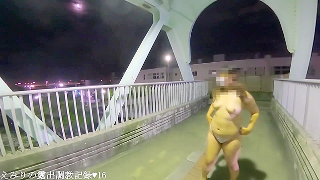 Jav Idol Emiri Walks Naked on Footbridge & Spreads Legs in Public