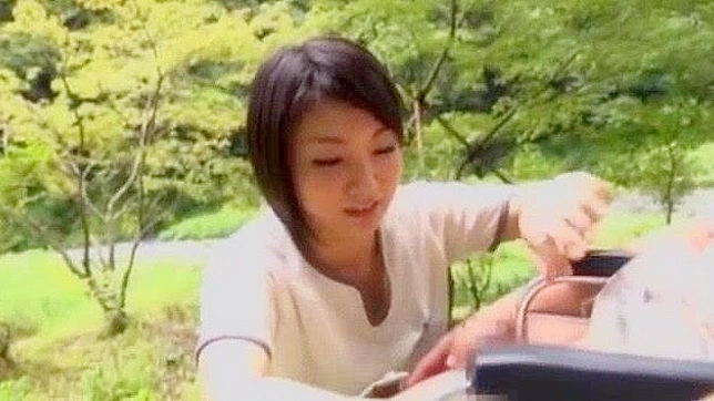 Jap slut's wild outdoor romp in JAV-inspired scene