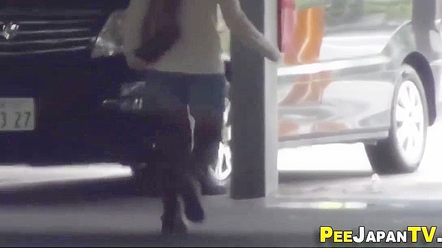 Jav Porn ~ Asian Peeing In Carpark - Must See for Japan Lovers!