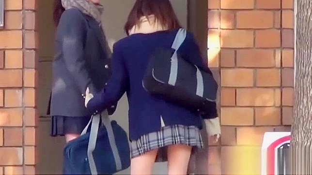 JAV HD ~ Japanese Teenagers Peeing - Extreme Wetting in Public