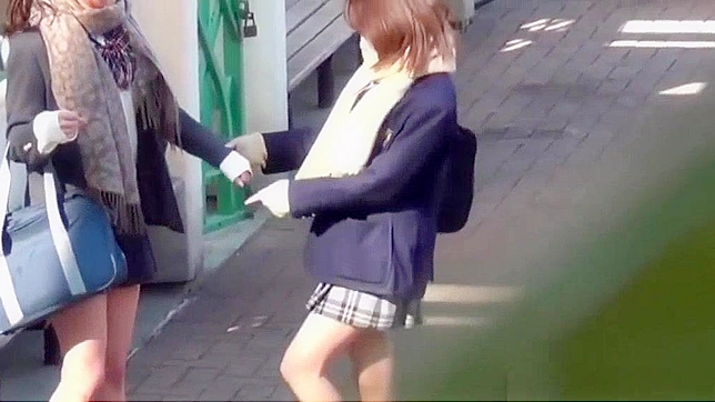 JAV HD ~ Japanese Teenagers Peeing - Extreme Wetting in Public