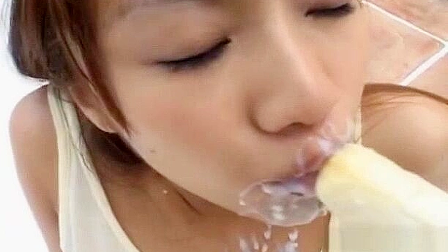 Jav Schoolgirl Izumi Yamaguchi Masturbates with Vegetables in Naughty Video