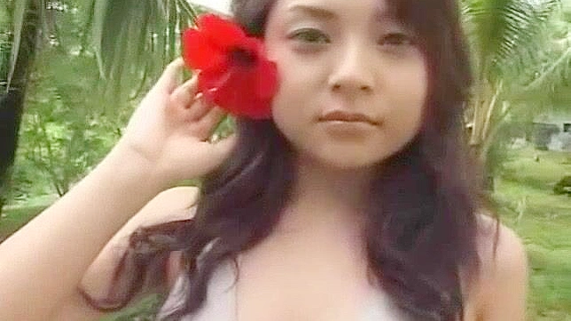 Japanese Beauty Kaede Fujisaki in Hot Outdoor Softcore JAV Clip