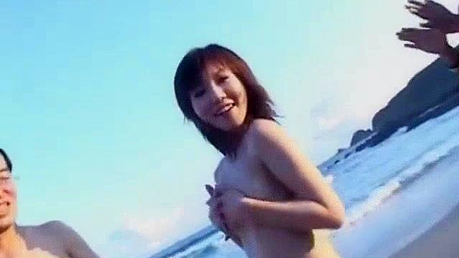 Japanese Girl's Horny Outdoor Adventure in JAV Clip