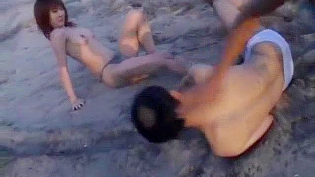 Japanese Girl's Horny Outdoor Adventure in JAV Clip