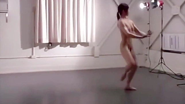 Uncensored – A Japanese Ballet Dancer's Nude Warm-up and Performance