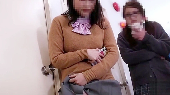 Japanese Schoolgirls Peeing in Line for the Bathroom - A Must-See JAV Sensation!