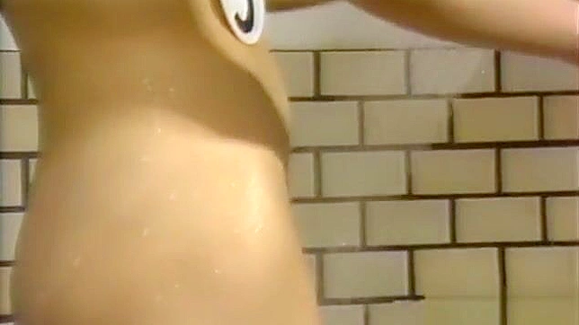 JAV idol Shiori Asakura's steamy shower scene - watch now!