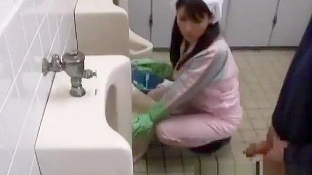 JAV Enchantress Flaunting Her Alluring Body While Drinking Piss in the Bathroom - Must-Watch!