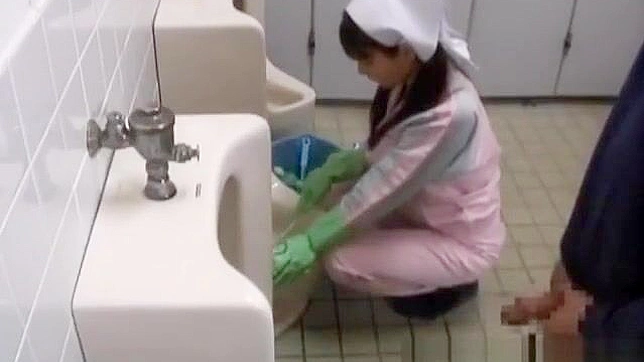 JAV Enchantress Flaunting Her Alluring Body While Drinking Piss in the Bathroom - Must-Watch!