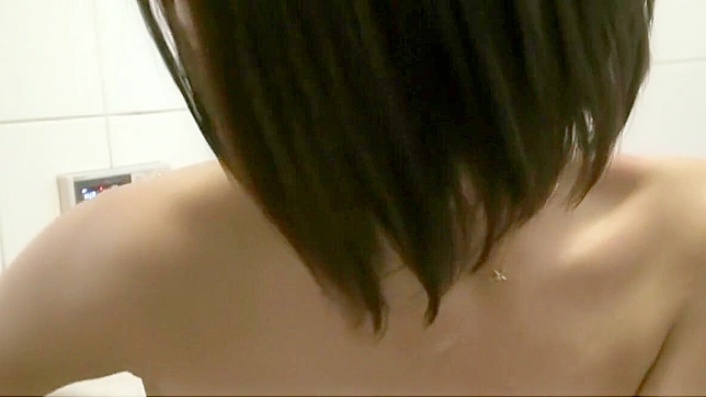 Introducing the Luscious Japanese Enchantress in an Alluring Masturbation Scene