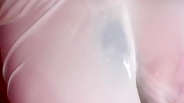 Japanese Enchantress Delivers Sensational Blowjob in Must-See JAV