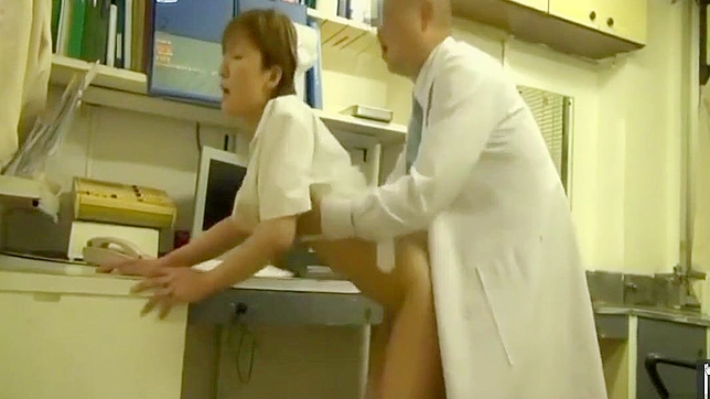 JAV Porn ~ Luscious Nurse Gets Fucked by the Doctor!