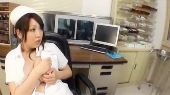 Guy with sunglasses makes a Japanese Nurse babe squirt and sticks a dildo in her pussy