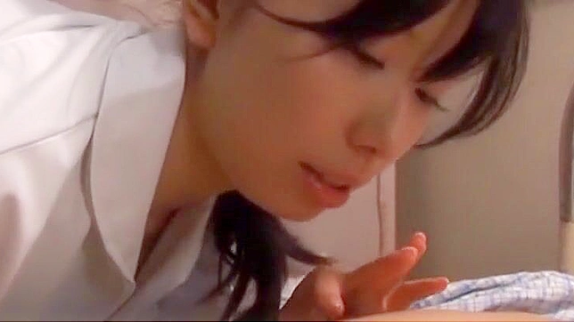 Japan's Most Alluring Enchantress Hina Hanami in Sensual Cunnilingus & Fingering JAV Video