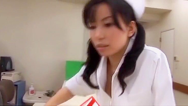 Say Hello to the Irresistible Hina Hanami and Her Ravishing Facial in This JAV Clip