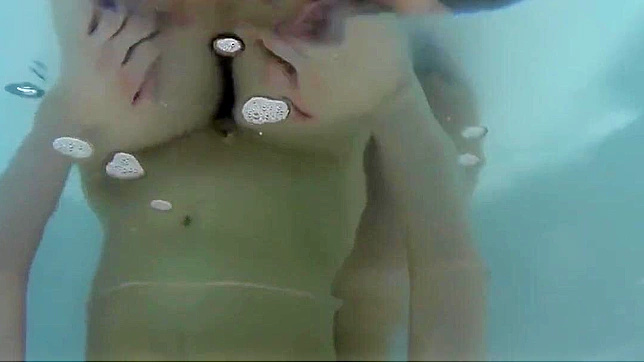 Japanese Babe Bath Time - 2 Young Girls in Sensual Soak!