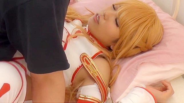 Please welcome our enchanting Asuna Yuuki! Let her captivate you with her alluring cosplay!