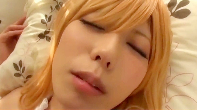 Chika Arimura's Sword Art Online Cosplay Sex Scene - A Must-Watch for Fans!