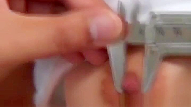 Revealing the Alluring JAV Beauty ~ Sexy Japanese Girl Enchantress Sucking Her Doctor's Member