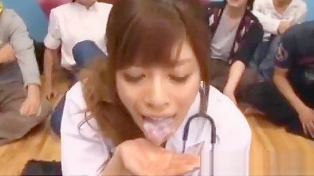 JAV Enchantress Chloe Fujisaki Reveals Her Sexy Figure