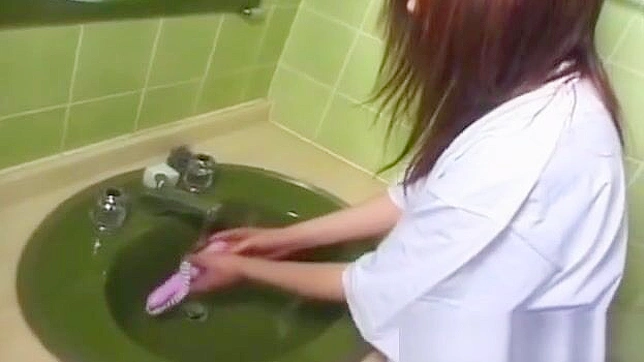 Japanese Teen Queen ~ A Luscious 18-Year-Old Beauty Exposed!