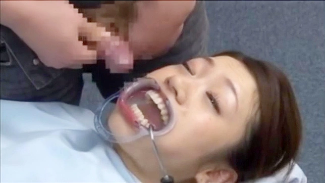 Meet the Luscious Dentist Who'll Make Your Mouth Water!