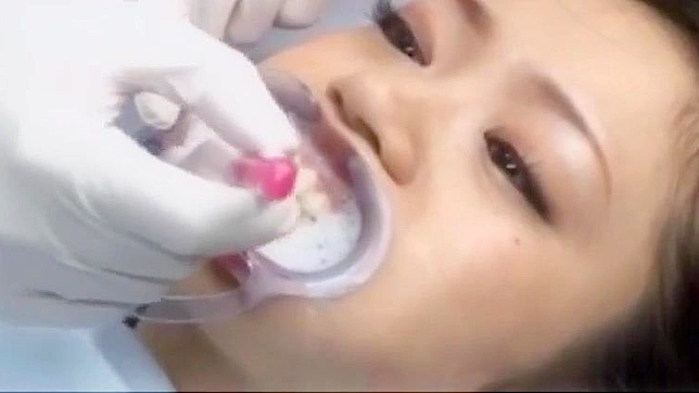 Meet the Luscious Dentist Who'll Make Your Mouth Water!