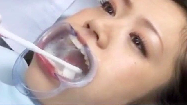 Meet the Luscious Dentist Who'll Make Your Mouth Water!